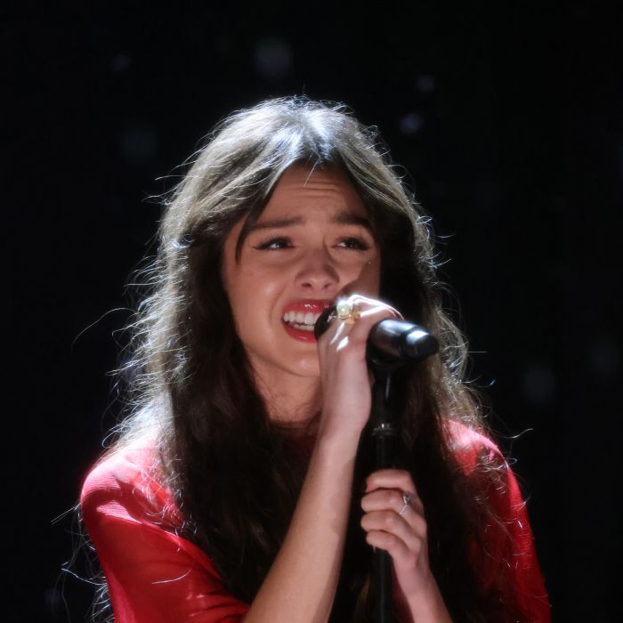Olivia Rodrigo, de 18 anos, se tornou sucesso nas produções Disney e talento musical