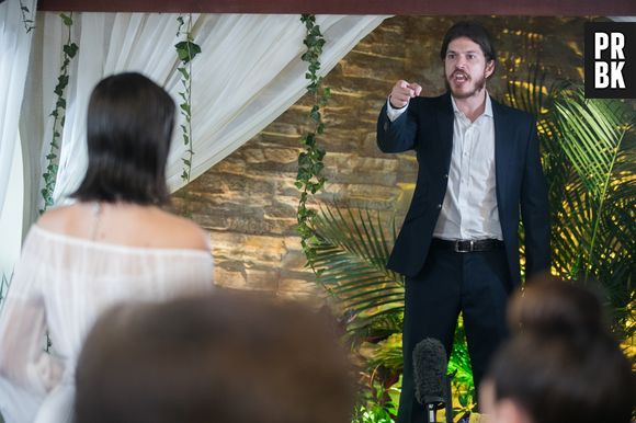 Quinzinho desmascara Vanessa durante o casamento na novela 'Verão 90'