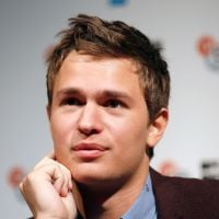 Ansel Elgort, de "A Culpa é das Estrelas", responde a boatos sobre ele ser gay!