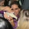 Anitta distribuiu dinheiro a mulheres de lingerie e seminua por boate em Miami, nos Estados Unidos, com o rapper Tyga, em janeiro de 2021