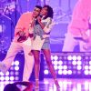 Anitta adotou peruca em corte shaggy para show no Prêmio Juventud 2021