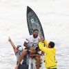 Italo Ferreira foi ovacionado ao vencer estreia de surfe nas Olimpíadas