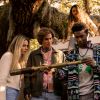 A segunda temporada de "Outer Banks" mostra John B. (Chase Stokes) e Sarah (Madelyn Cline) fugitivos e os Pogues superando seu desaparecimento, enquanto se envolvem em um novo mistério
