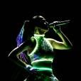  Katy Perry com figurino inusitado na turn&ecirc; "Prismatic" 