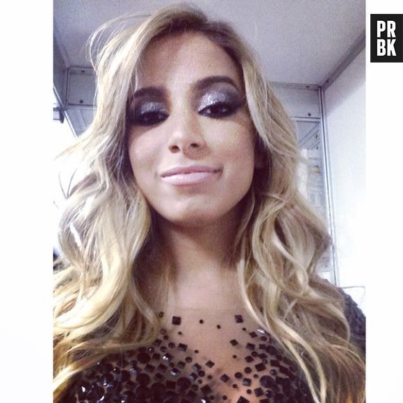 Durante o Carnaval, Anitta ousou com um novo visual loiríssimo