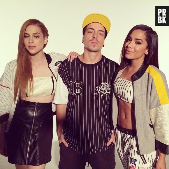 Polêmicas à parte, Anitta brilhou ao lançar sua linha de roupas em parceria com Sophia Abrahão e Di Ferrero. As estrelas ainda desfilaram juntas em 2014