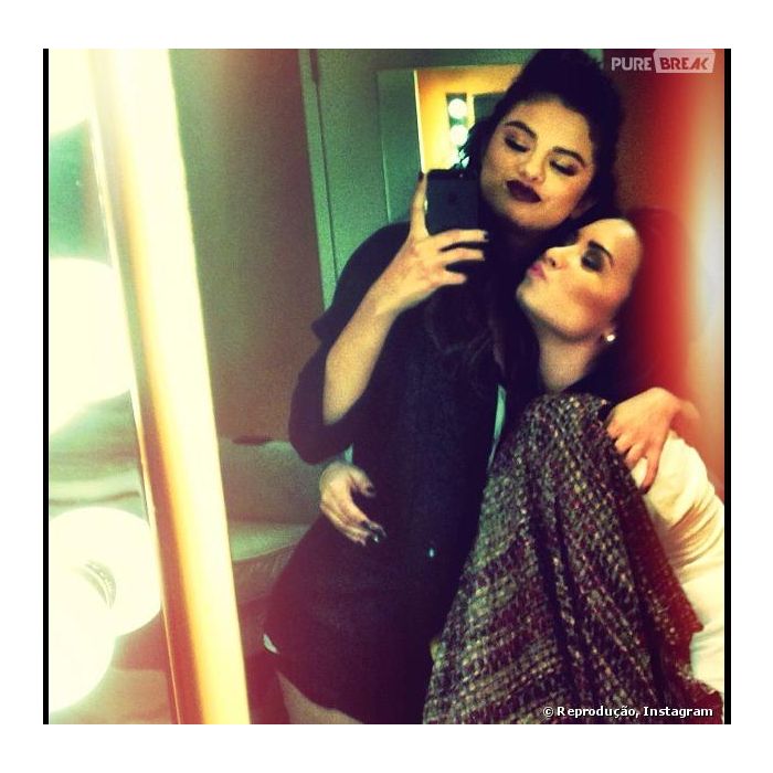 Selena Gomez e Demi Lovato, que são grandes amigas, postaram foto em rede social recentemente