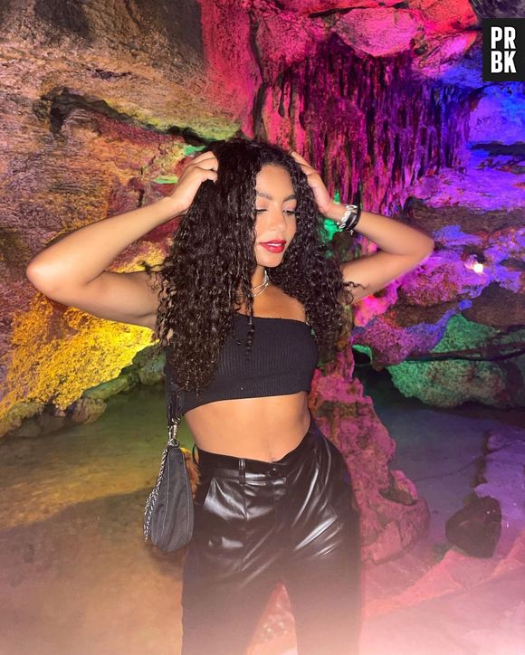 Outra grande libriana é Any Gabrielly, integrante do Now United, que comemora seu aniversário em 9 de outubro