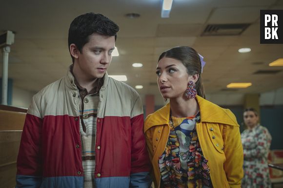 Fãs têm teoria que Mimi Keene e Asa Butterfield, a Ruby e o Otis de "Sex Education", estão namorando na vida real. Será?