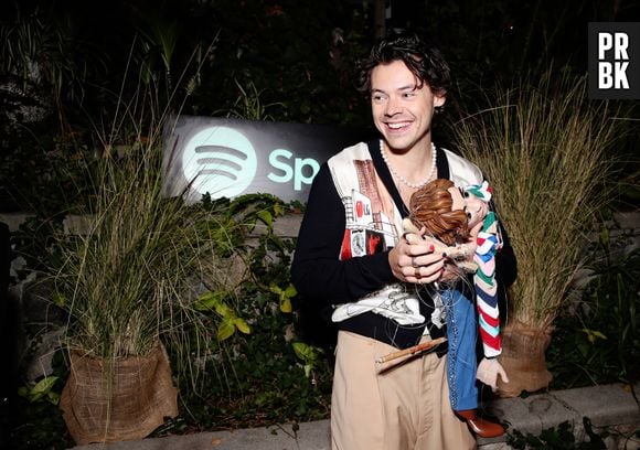 Harry Styles se tornou o primeiro artista solo masculino na história do Spotify a ter todas as suas músicas com mais de 100 milhões de streams na plataforma