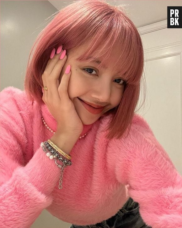 Os Blinks amaram o cabelo rosa de Lisa, do BLACKPINK