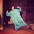  Demi Lovato quer passar o ano novo com muito conforto e postou uma foto de pijama no Instagram 