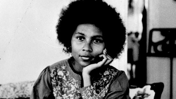 8 livros para conhecer bell hooks, importante ativista do feminismo negro