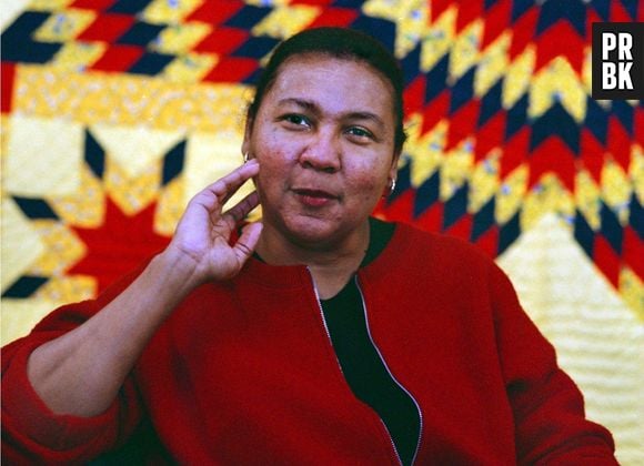 bell hooks mostrou, na prática, as opressões enfrentadas pelas mulheres negras