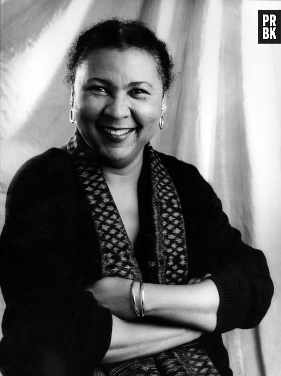 Em mais de 40 livros, bell hooks abordou racismo, machismo e capitalismo