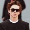 Timothée Chalamet adora usar óculos escuros em eventos