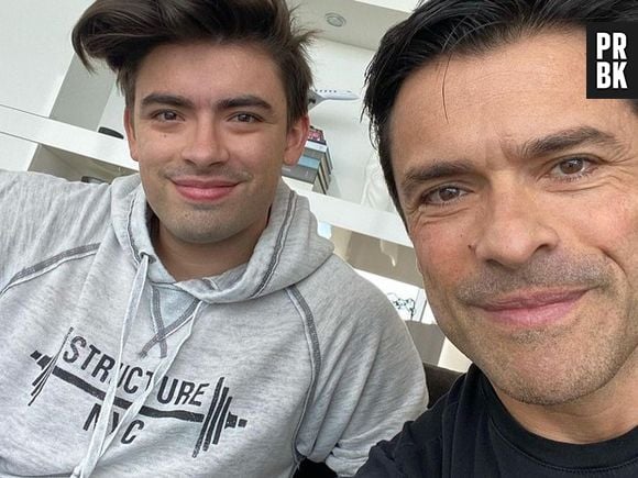 "Riverdale": Mark Consuelos é pai de Michael Consuelos na vida real