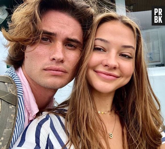 Fãs de "Outer Banks" shippavam Chase Stokes e Madelyn Cline