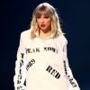 Taylor Swift é um exemplo de mulher que é criticada por fazer o mesmo que vários homens fazem e ainda são exaltados por isso