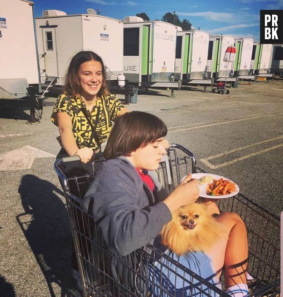 Millie Bobby Brown e Noah Schnapp se conheceram no set de "Stranger Things" e são melhores amigos