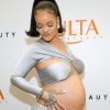 Rihanna: o bebê será menino ou menina? Vote agora!