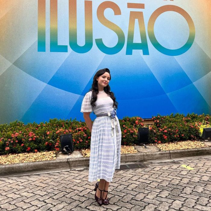 Atualmente, Larissa Manoela é protagonista da novela &quot;Além da Ilusão&quot;, trama das 18h da TV Globo