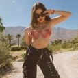 Coachella: Jade Picon apostou em top brilhoso no primeiro dia do festival