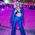 Coachella: jeans em cima e embaixo foi alternativa usada por atriz