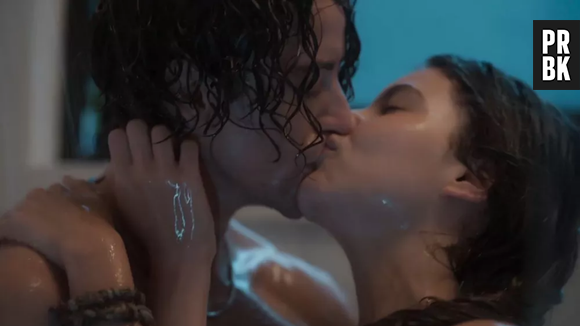 "Pantanal": Juma (Alanis Guillen) e Jove (Jesuíta Barbosa) tomam banho juntos