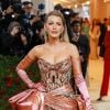 Met Gala 2022: Blake Lively explica referência à "Gossip Girl" no seu vestido