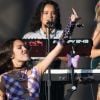 Olivia Rodrigo e Lily Allen dedicam "Fuck You" no Festival de Glastonbury aos juízes da Suprema Corte dos Estados Unidos após decisão contra o direito ao aborto