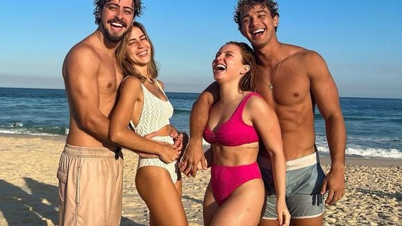 Larissa Manoela e André Luiz Frambach assumem relação com foto e web pira