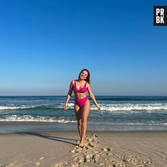 Larissa Manoela curte dia de praia com André Luiz Frambach