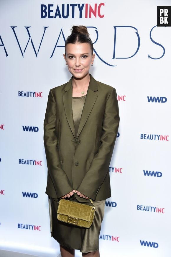 Millie Bobby Brown é fã de peças de alfaiataria