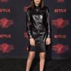 Millie Bobby Brown já usou look all-black, bem maduro, para evento de "Stranger Things"