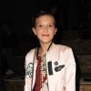 Millie Bobby Brown: cabelo curto da atriz deixava o look mais sério, então atriz abusava de elementos delicados