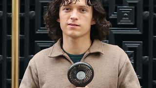 Tom Holland se afasta das redes sociais e faz apelo em prol de sáude mental