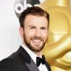 "Mulher-Hulk": Chris Evans não sabia de cena sobre virgindade do Capitão América