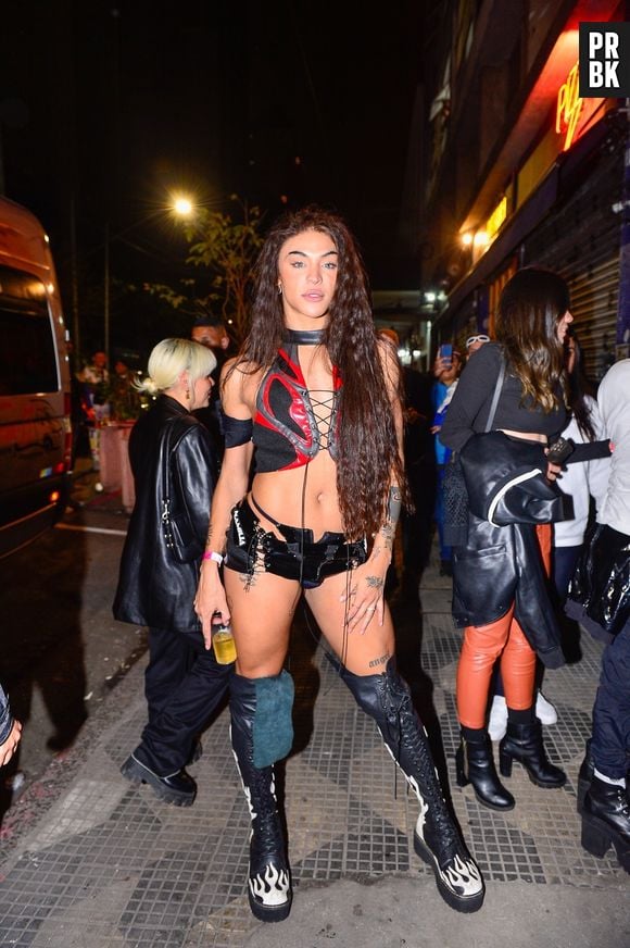 Pabllo Vittar foi com look mais despojado para festa de Ludmilla