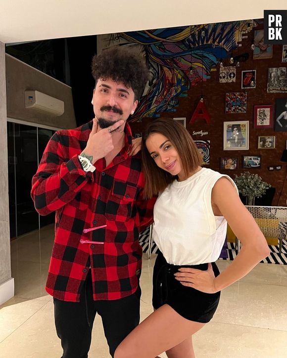 Higor Giuseppe ajeitou cabelo de Anitta após corte impulsivo e agradeceu à cantora no Instagram