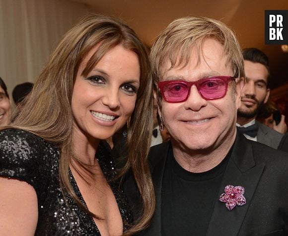 "Hold Me Closer", de Britney Spears e Elton John, mistura os hits "Tiny Dancer", "The One" e "Don't Go Breaking My Heart"