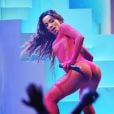 Anitta agitou público com medley de "Bola Rebola", "Aquecimento das Meninas" e "Vai, Malandra"