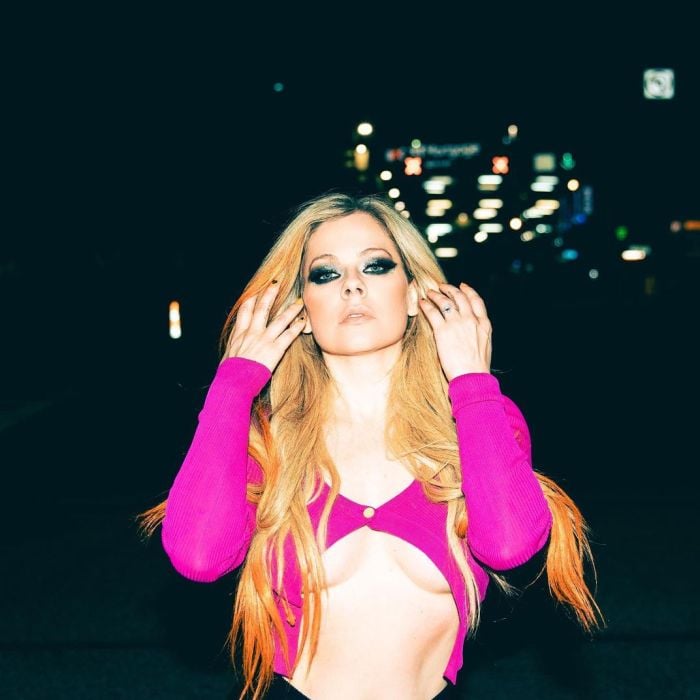  Avril Lavigne relembra começo de carreira: &quot;Nada era pensado&quot; 