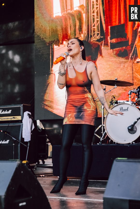 Rock in Rio: Cleo apostou em vestido de mapa de calor para palco Supernova