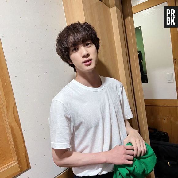 Jin, do BTS, quebrou silêncio sobre hater: "Está procurando problemas"