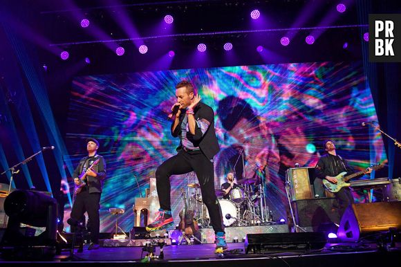 Coldplay pede para que fãs guardem ingressos para shows que acontecerão em 2023