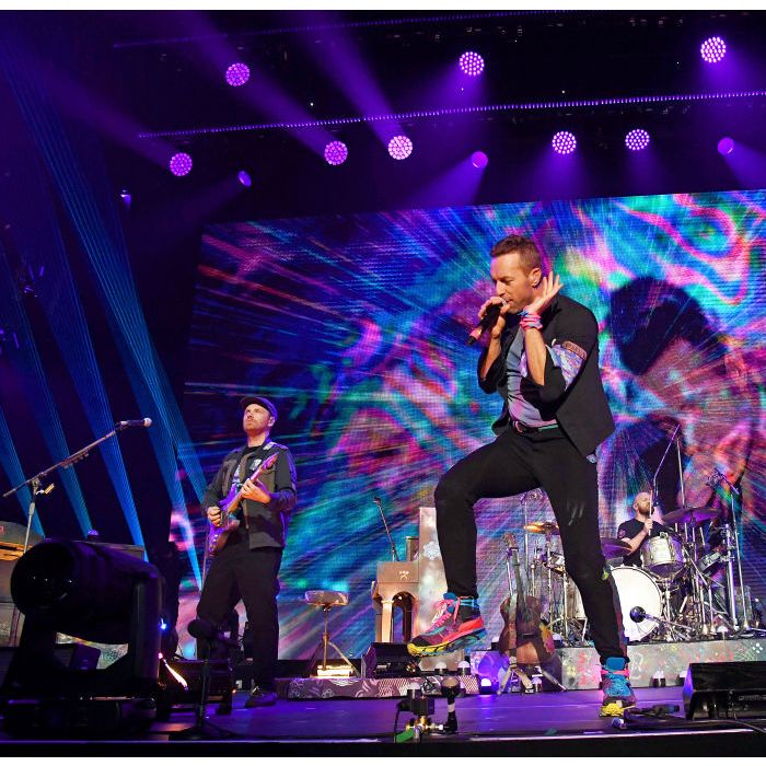 Coldplay pede para que fãs guardem ingressos para shows que acontecerão em 2023