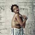  Rihanna posa de topless para a revista I-D, que afirma: "R8 ser&aacute; lan&ccedil;ado a qualquer momento" 