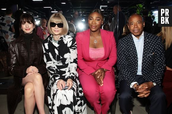 "O Diabo Veste Prada": Anne Hathaway relembrou filme ao sentar ao lado de Anna Wintour