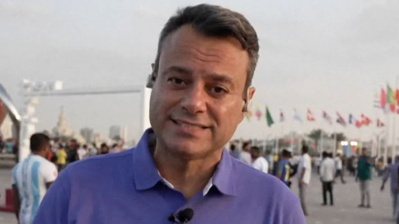 Eric Faria, da Globo, se assusta e empurra homem no Qatar. O que você faria?